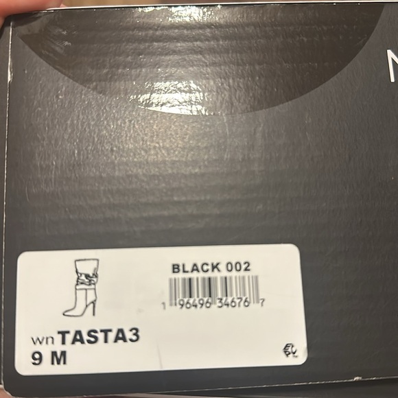 Nine West Tasta dress boots.
Pointed Toe
Pull on Closure
Slouch boots - Picture 4 of 4